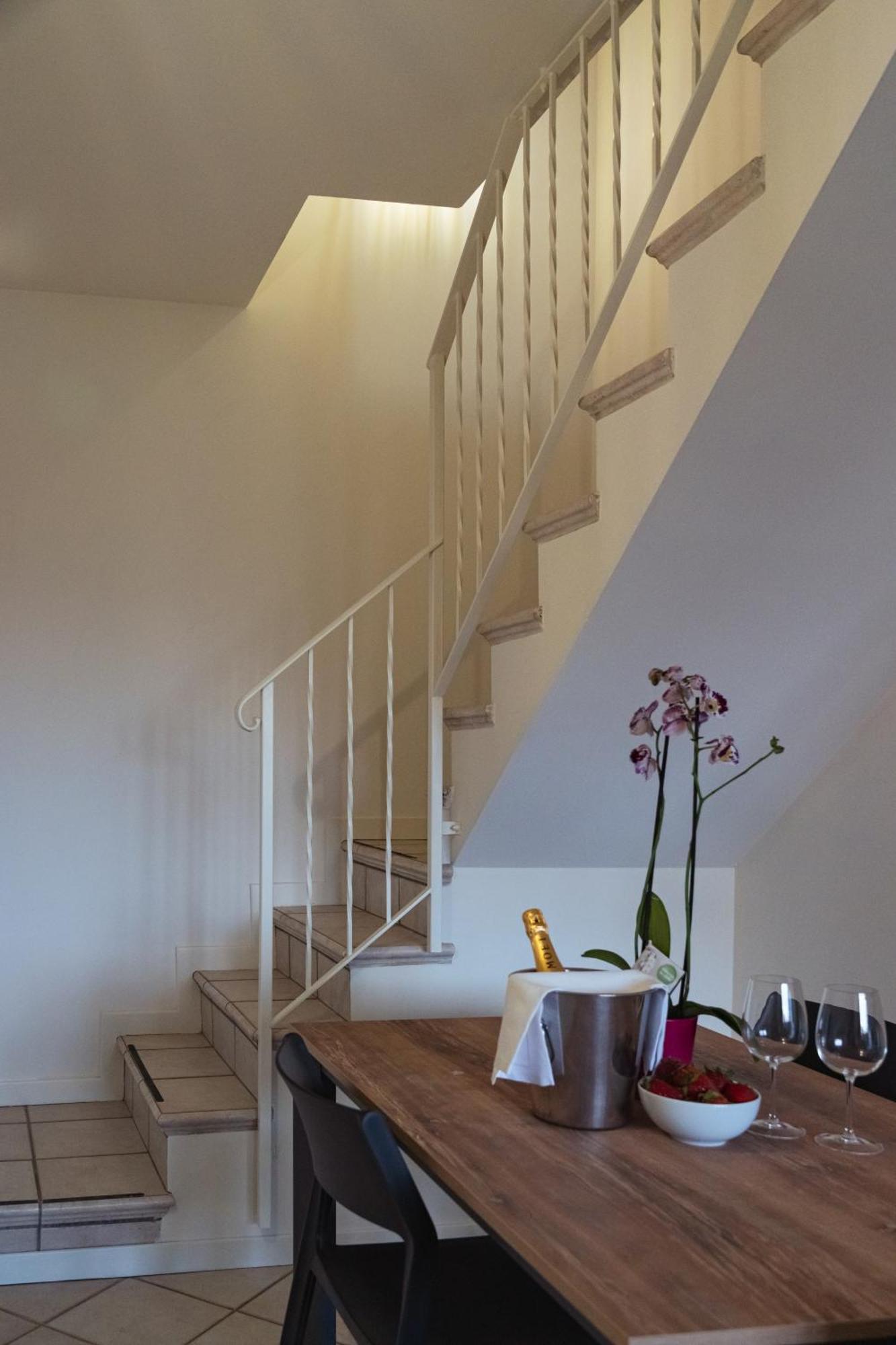 Guggiate - Seta Apartment เบลลาโจ ภายนอก รูปภาพ