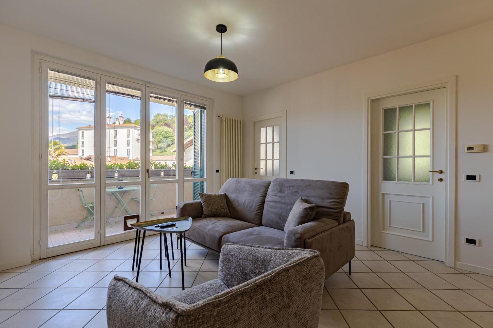 Guggiate - Seta Apartment เบลลาโจ ภายนอก รูปภาพ