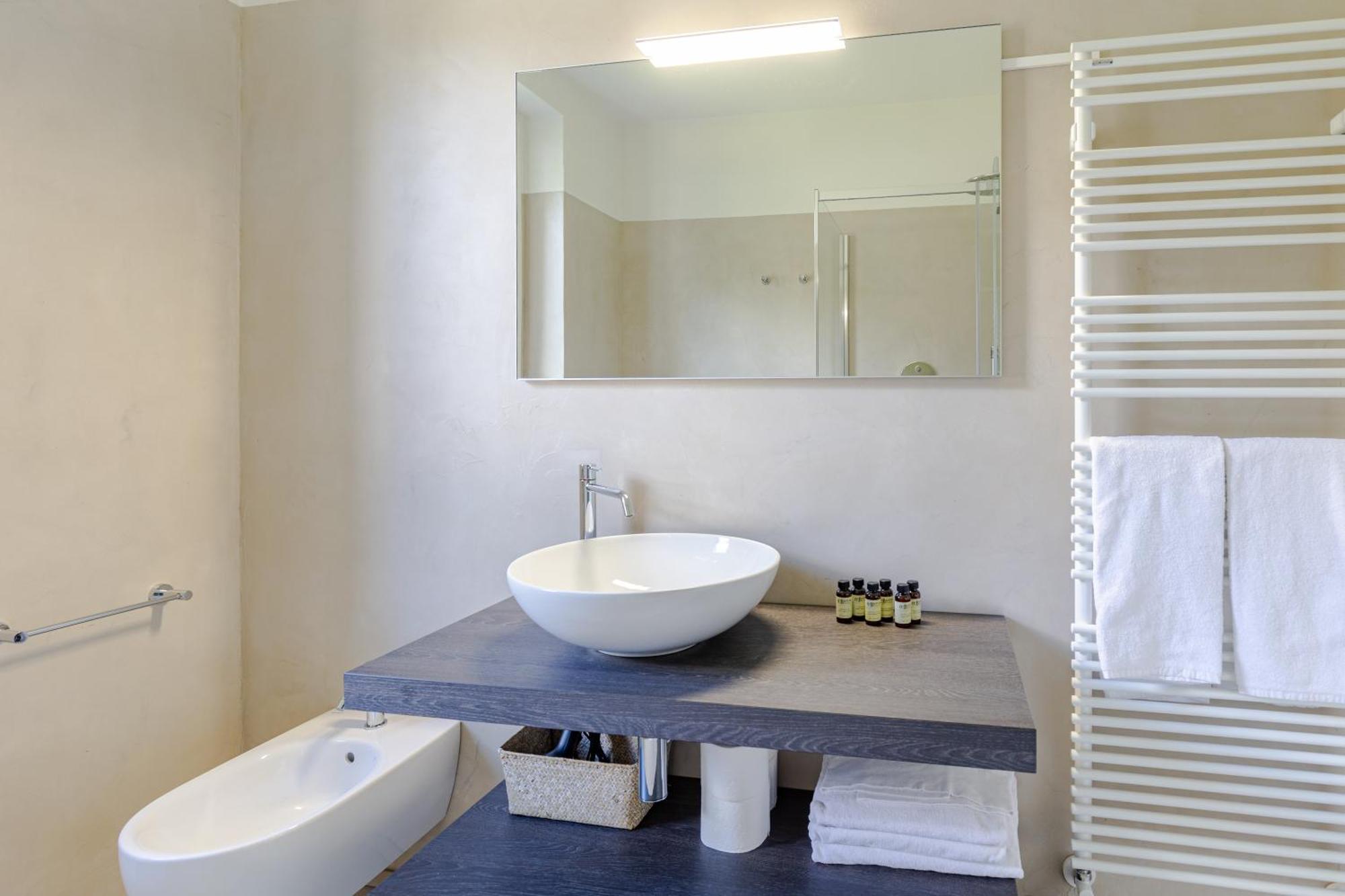 Guggiate - Seta Apartment เบลลาโจ ภายนอก รูปภาพ